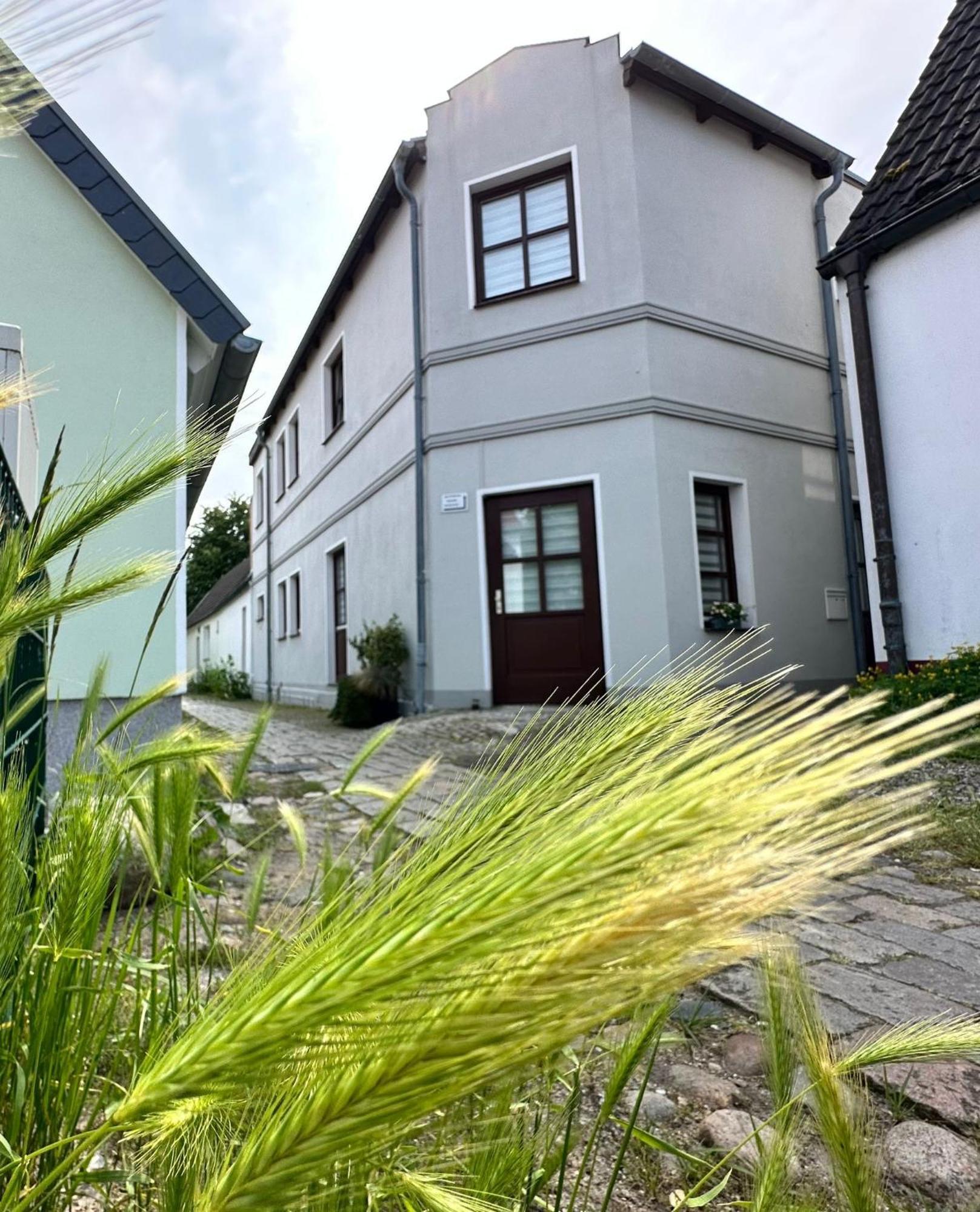 Ferienwohnung Am Strom ロストック エクステリア 写真